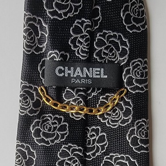 CHANEL Men's Vintage Tie 100% Silk Made in Italy black with white cameillas - Picture 2 of 5